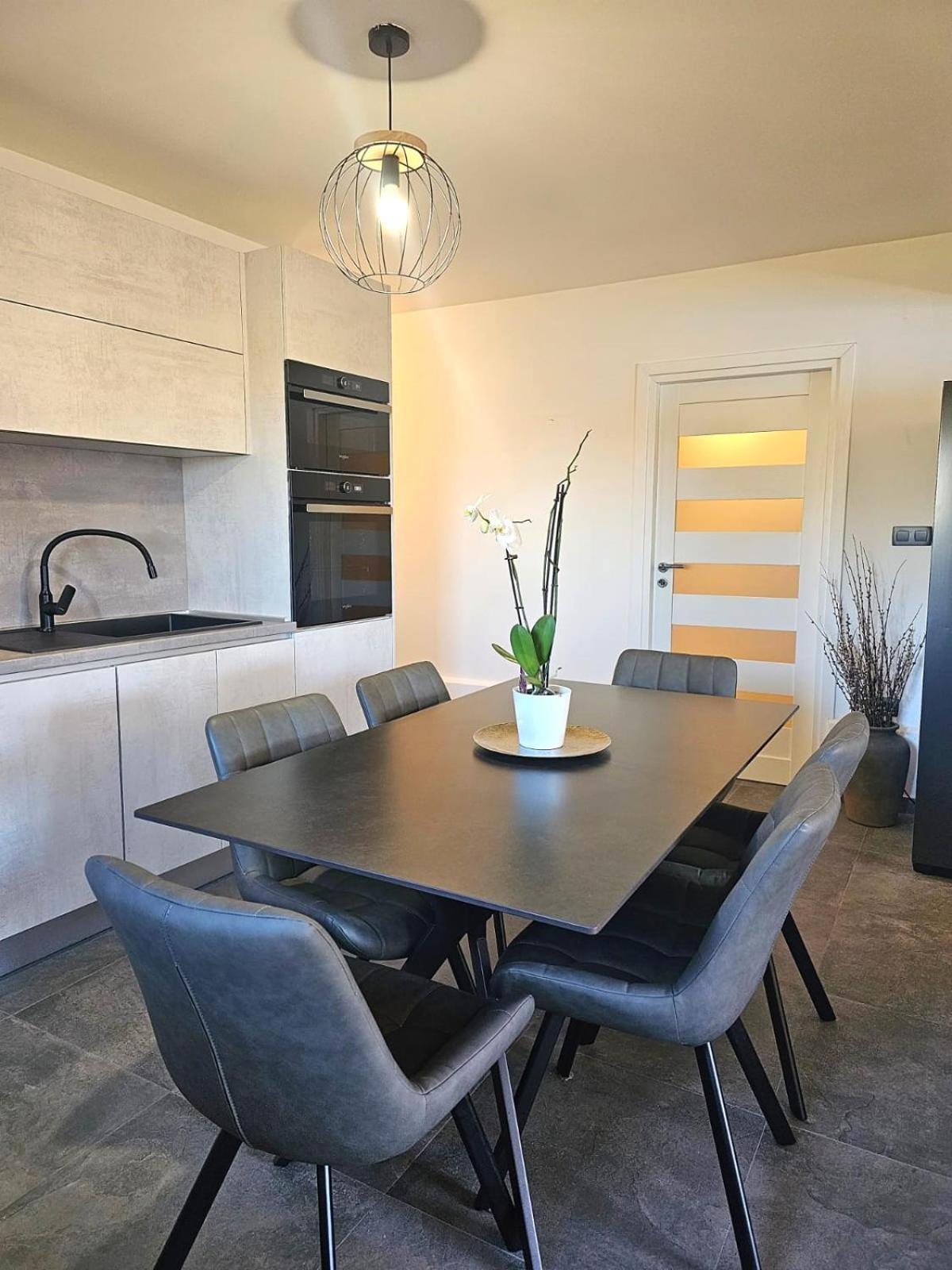 Paula Apartman *